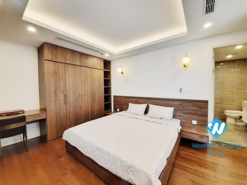 Modern 3 bedroom apartment for rent in Xuan Dieu, City view