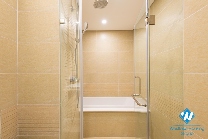 Beautiful bright 2-bedroom apartment in Vinhomes Metropolis, Ba Dinh