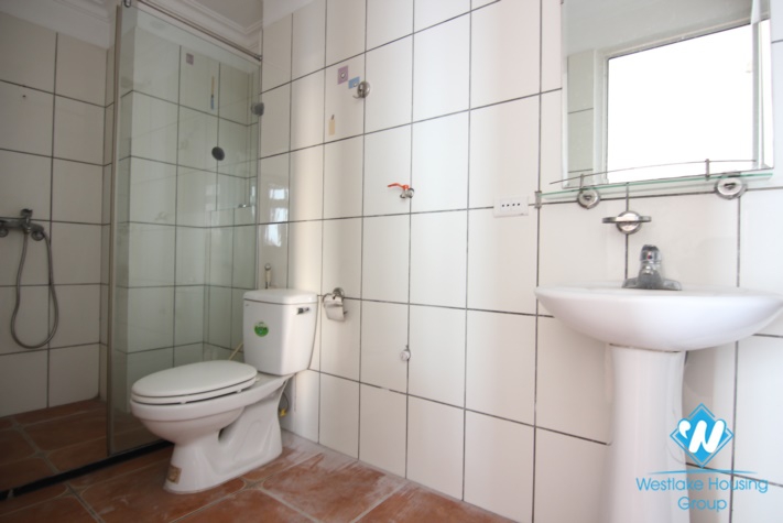 Spacious 3 bedroom apartment available for rent on Xuan Dieu street, Tay Ho, Hanoi.