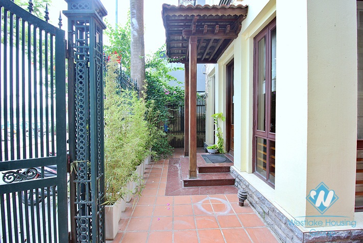 Lake view house with 5 bedrooms in Tay Ho