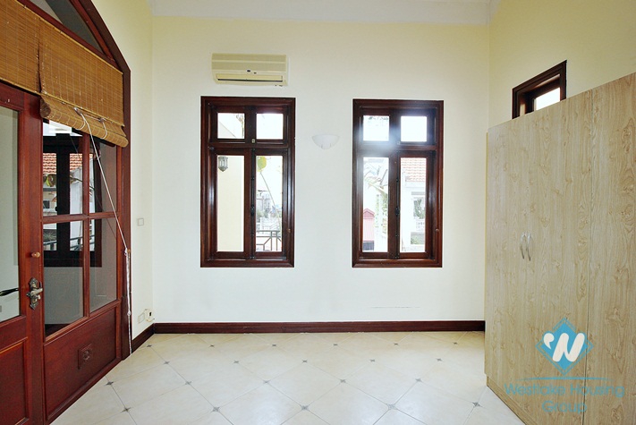 Lake view house with 5 bedrooms in Tay Ho