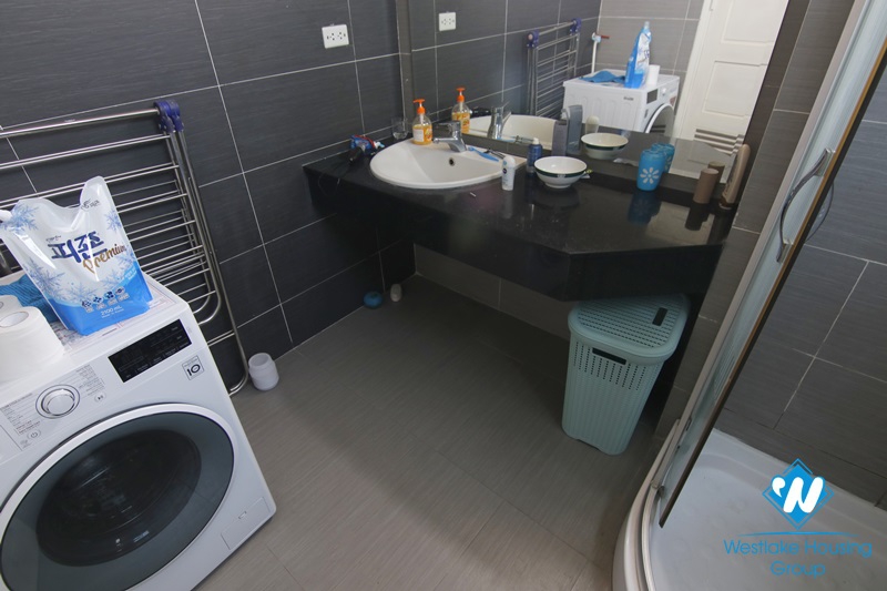 Bright 2-bedroom apartment with beautiful lakeview for rent on Kim Ma