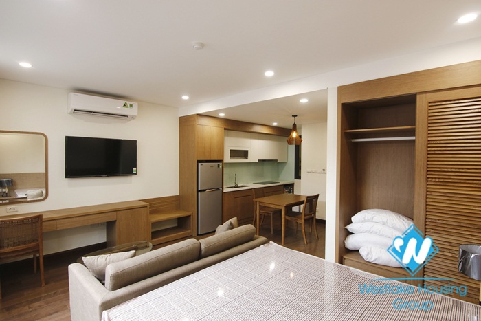 An excellent quality studio apartment for rent on Lieu Giai street.