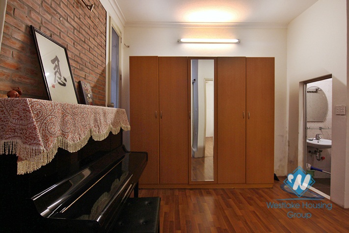 An affordable house for rent in Xuan Dieu, Tay Ho, Ha Noi