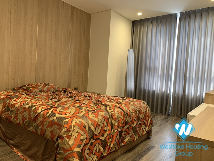 A beautiful and modern apartment for rent in HongKong Tower, Dong Da District.