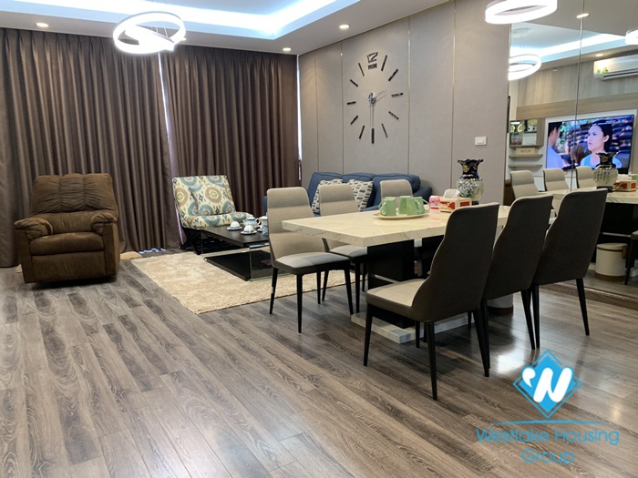A beautiful and modern apartment for rent in HongKong Tower, Dong Da District.