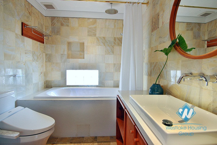 Stunning lake view apartment with 2 bedrooms for rent inTay Ho District