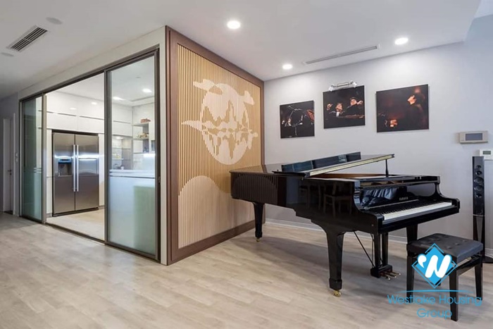 A brand new and modern 2 bedroom apartment for rent in Thuy khue, Ba dinh, Hanoi