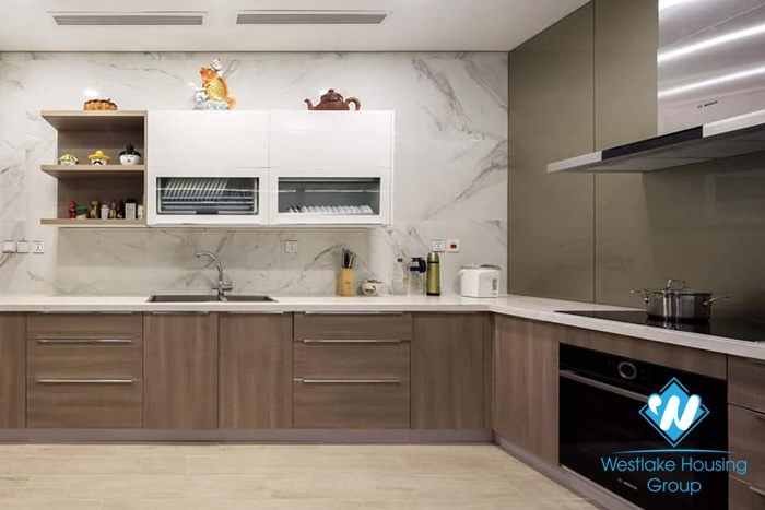 A brand new and modern 2 bedroom apartment for rent in Thuy khue, Ba dinh, Hanoi