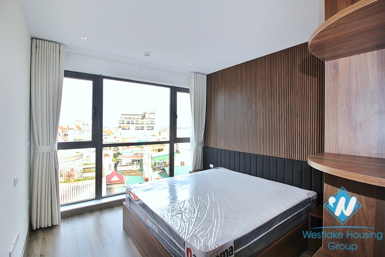 Lake view three bedrooms apartment for rent in Au Co street, Tay Ho district