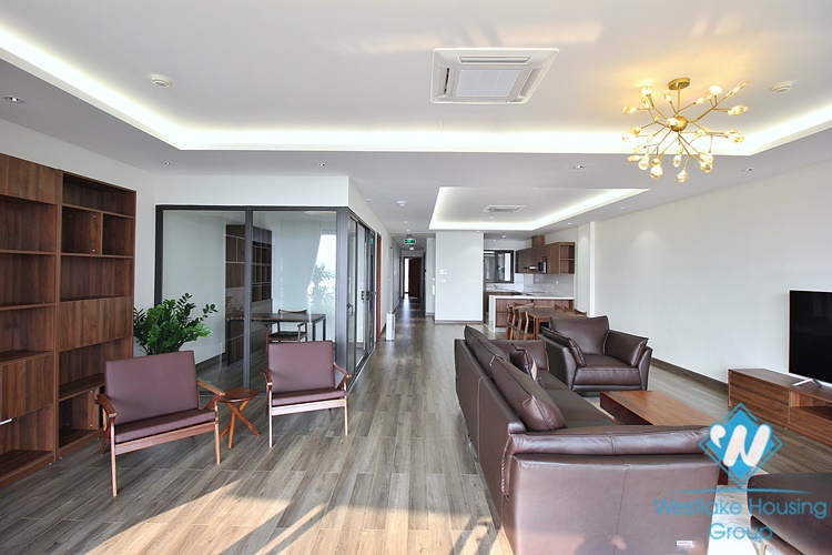 Lake view three bedrooms apartment for rent in Au Co street, Tay Ho district