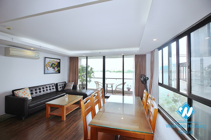 A beautiful lake view 2 bedroom apartment for rent in Nhat chieu, Tay ho