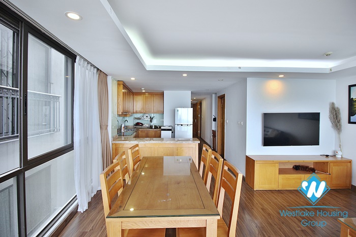 A beautiful lake view 2 bedroom apartment for rent in Nhat chieu, Tay ho