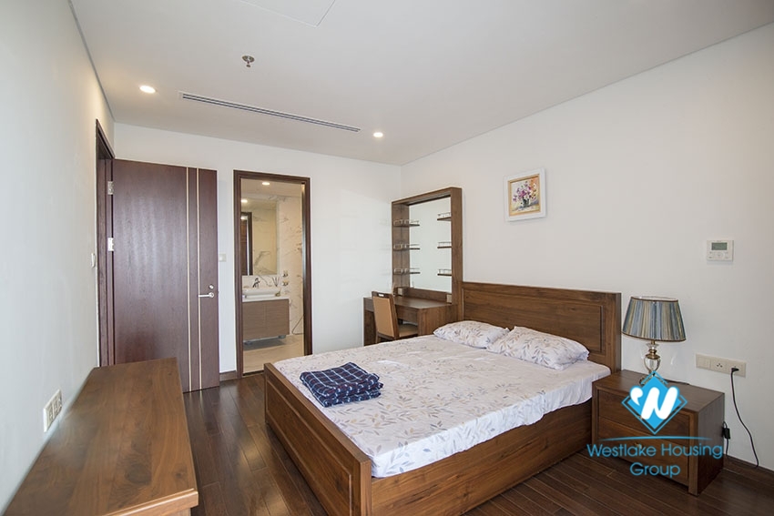 Three-bedroom apartment with area of ​​140 square meters for rent at Hanoi Aqual Central