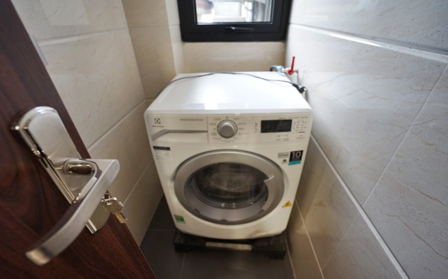 A newly 2 bedroom apartment for rent in Truc bach area