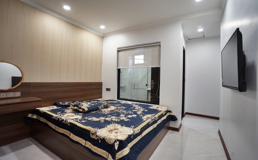 A newly 2 bedroom apartment for rent in Truc bach area