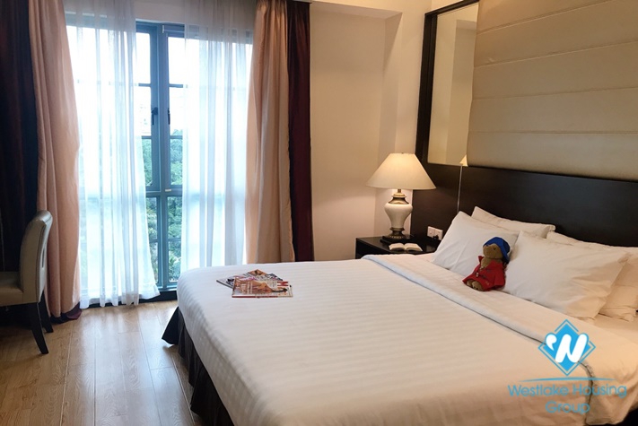 Luxuriously furnished apartment with 4 bedroom in High-End building on Diamond Westlake for lease