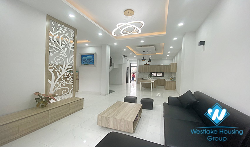 Beautiful 4 bedroom house with for rent in Start lake, Tay Ho, Hanoi