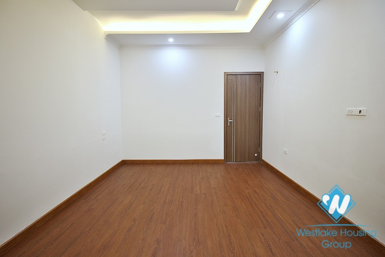 Unfurnished four bedrooms house for rent in Dang Thai Mai st, Tay Ho area