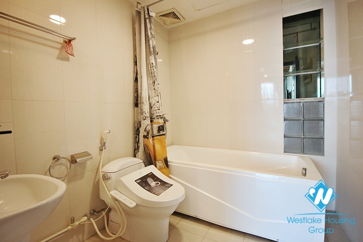 Cheap 2 bedrooms apartment with lake view for rent in Tay Ho, Hanoi 
