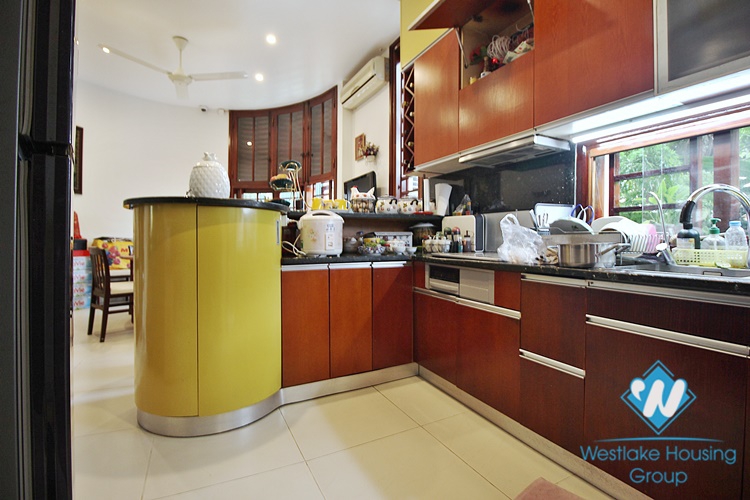 Green house with huge garden for rent in Tay Ho, Ha Noi
