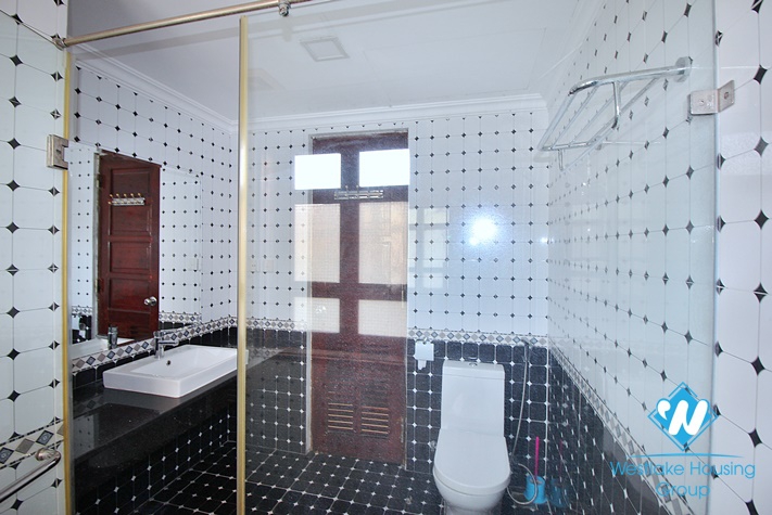 Cosy house with 4 bedrooms and 2 bathrooms and view to the lake for rent in Tay Ho, Hanoi