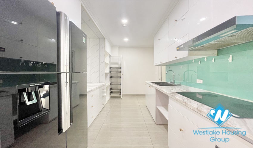 A new and modern 3 bedroom apartment for rent in Ciputra, Tay ho , Ha noi