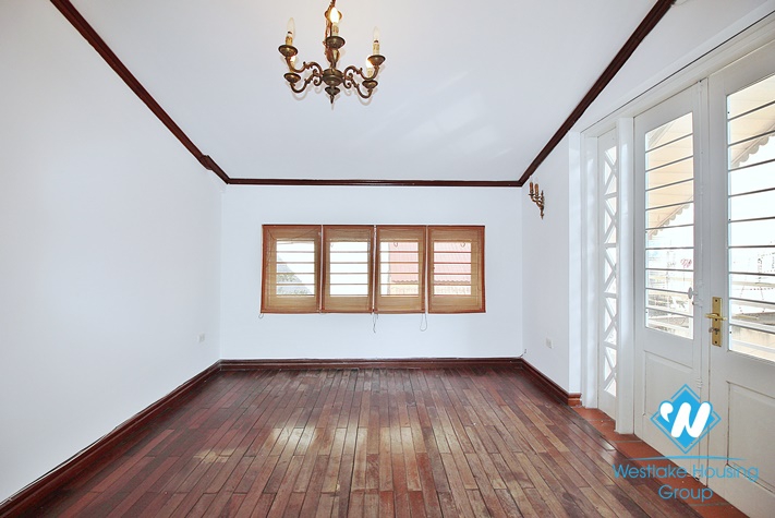 Beautiful garden house for rent in Au Co street, Tay Ho District, Ha Noi