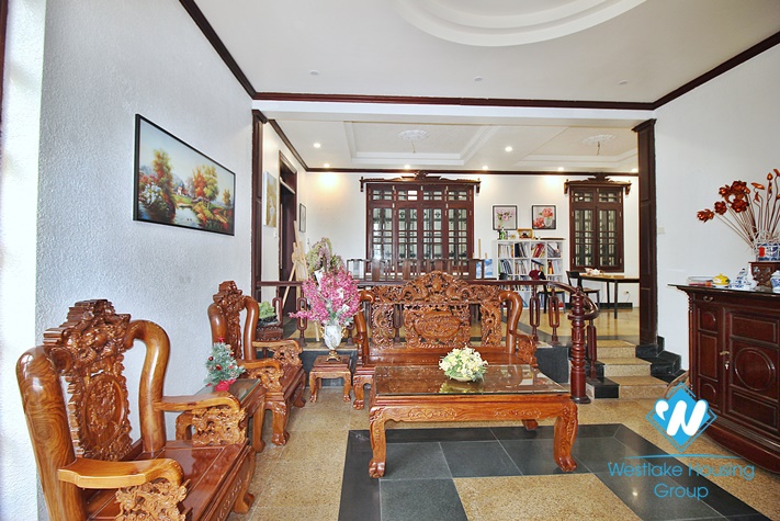 Big house with nice courtyard for rent in Tay Ho District 