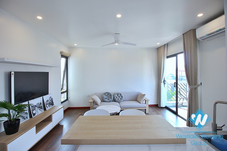 Bright 1 bedroom apartment for rent on Xuan Dieu street, Tay Ho, Ha Noi