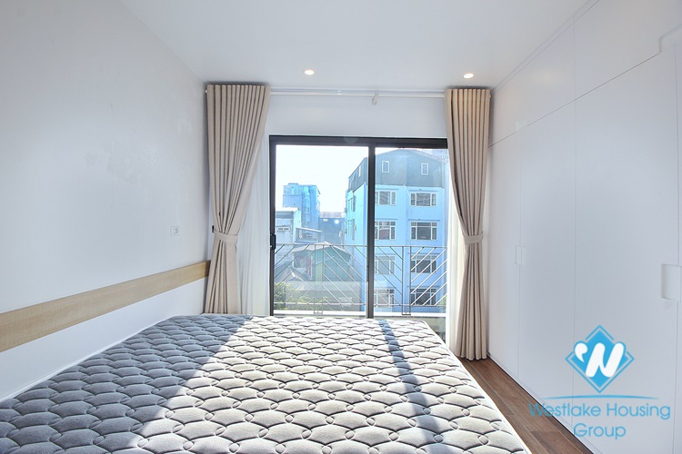 A bright one bedroom apartment for rent in Xuan Dieu street, Tay Ho