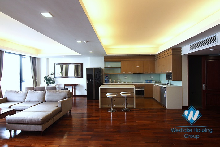 Lake view - 02 bedrooms apartment for rent in Xuan Dieu st