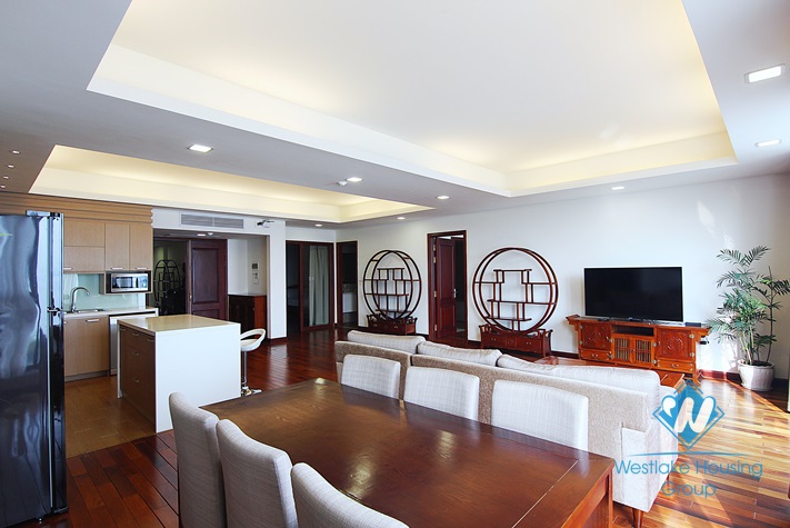 Lake view - 02 bedrooms apartment for rent in Xuan Dieu st