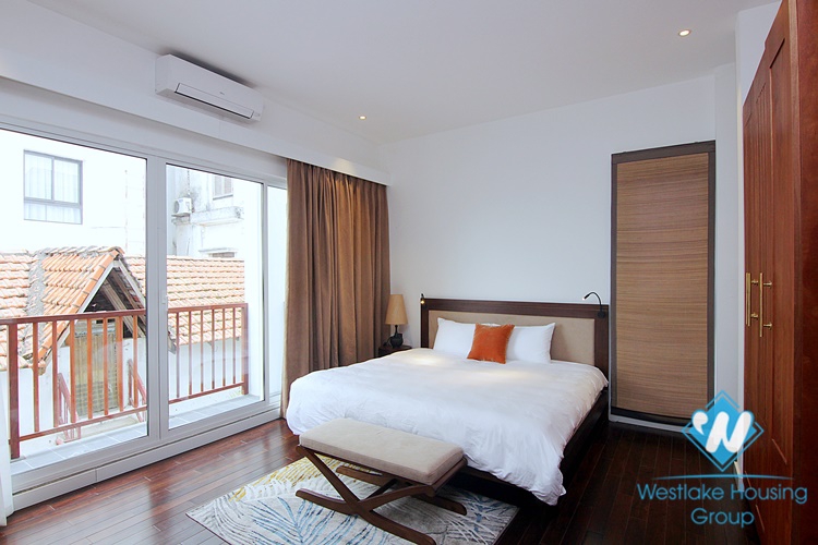 Luxurious 4 beds aparment for rent in Xom Chua, Dang Thai Mai area, Tay Ho