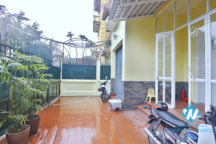Unfurnished 4 beds house for rent in Tay Ho district, Ha Noi