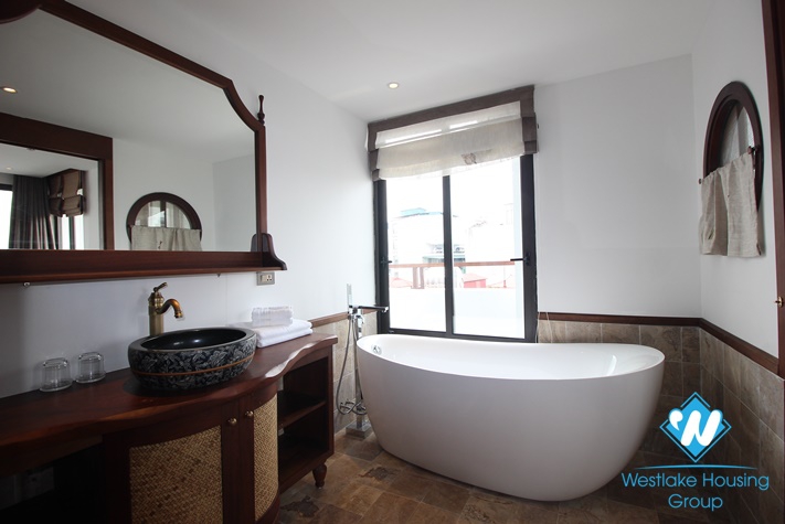 Lake view apartment with 4 bedrooms for rent in Quang Khanh st, Tay Ho District 