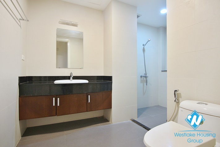 High quality 3 bedroom apartment with lake view in Quang An, Tay Ho