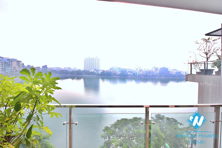 High quality 3 bedroom apartment with lake view in Quang An, Tay Ho