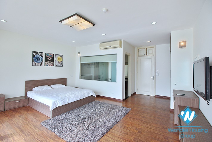 High quality 3 bedroom apartment with lake view in Quang An, Tay Ho