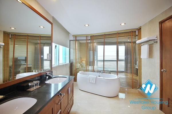 A beautiful service 4 bedroom apartment for rent in Dang thai mai, Tay ho, Ha noi 