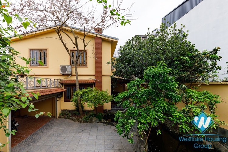 A Nice House with Feng Shui garden for rent in Au Co, Tay Ho