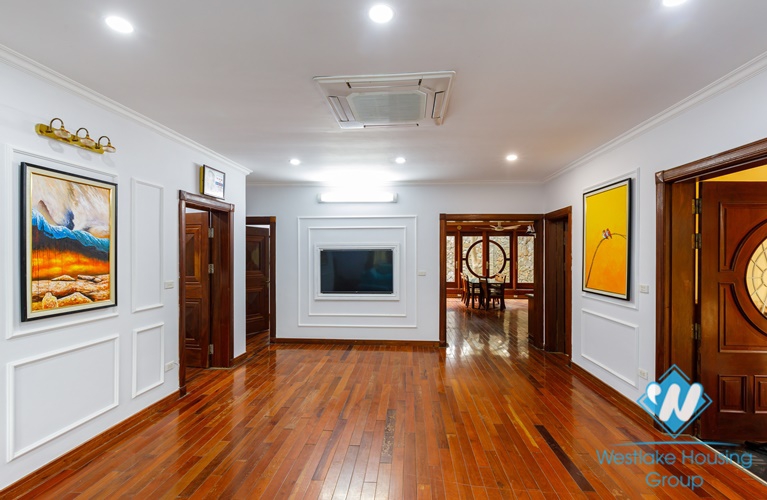 A Nice House with Feng Shui garden for rent in Au Co, Tay Ho