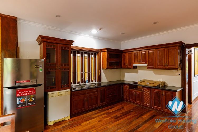 A Nice House with Feng Shui garden for rent in Au Co, Tay Ho