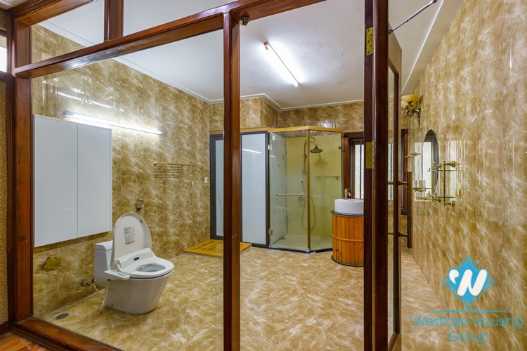 A Nice House with Feng Shui garden for rent in Au Co, Tay Ho