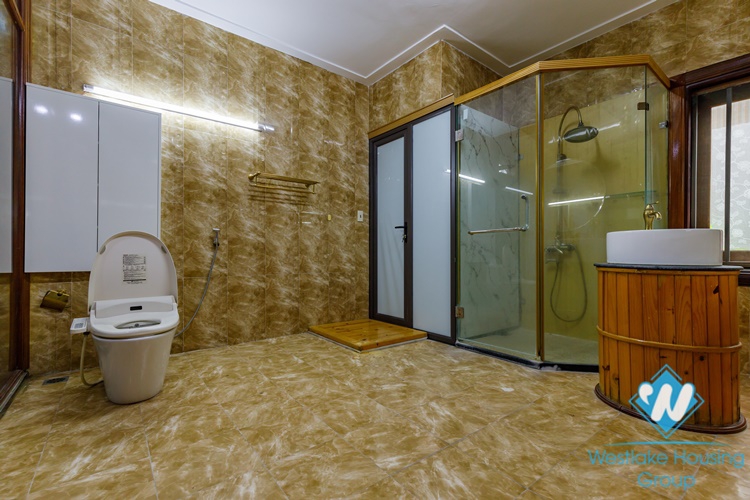 A Nice House with Feng Shui garden for rent in Au Co, Tay Ho