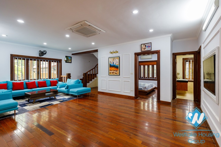 A Nice House with Feng Shui garden for rent in Au Co, Tay Ho