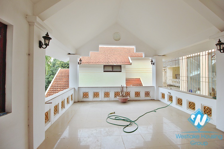 Huge garden house for rent in Lac Long Quan, Tay Ho