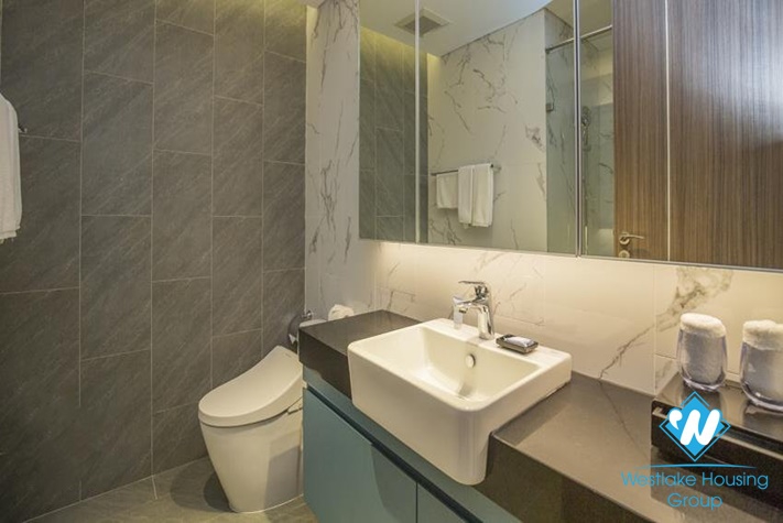 Modern 4 bedrooms apartment in Tay Ho District for rent