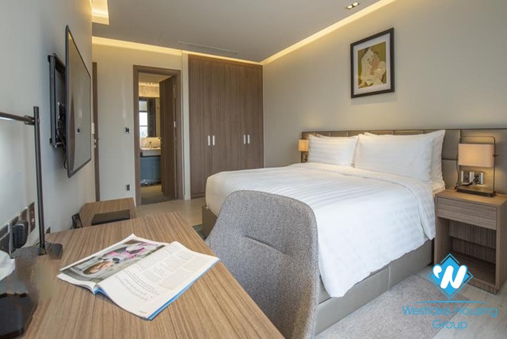 Modern 4 bedrooms apartment in Tay Ho District for rent