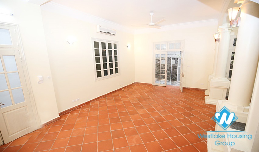 Unfurnished 4 beds house for rent in Dang Thai Mai st, Tay Ho district, Ha Noi
